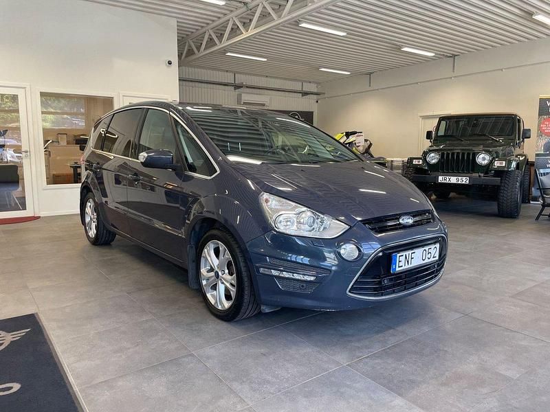 Grå Begagnad 2012 Ford S-MAX Business Edition Minibuss | 99 900 kr (Marknadspris) - Bild 1/4