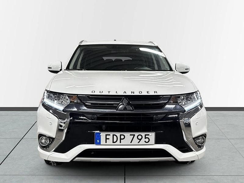 Begagnad Mitsubishi Outlander Edition 203 HK (149 kW) 2017 Vit SUV