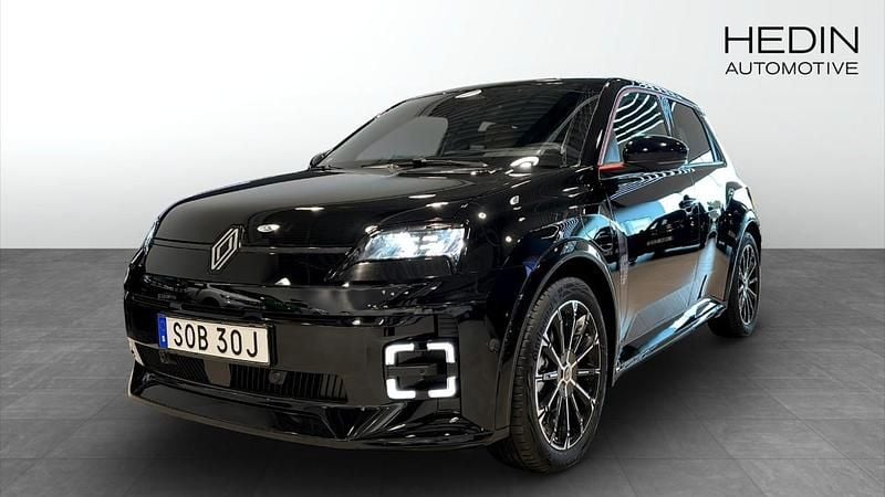 Svart (black) Ny 2025 Renault R5 Iconic Halvkombi | 425 700 kr - Bild 1/4