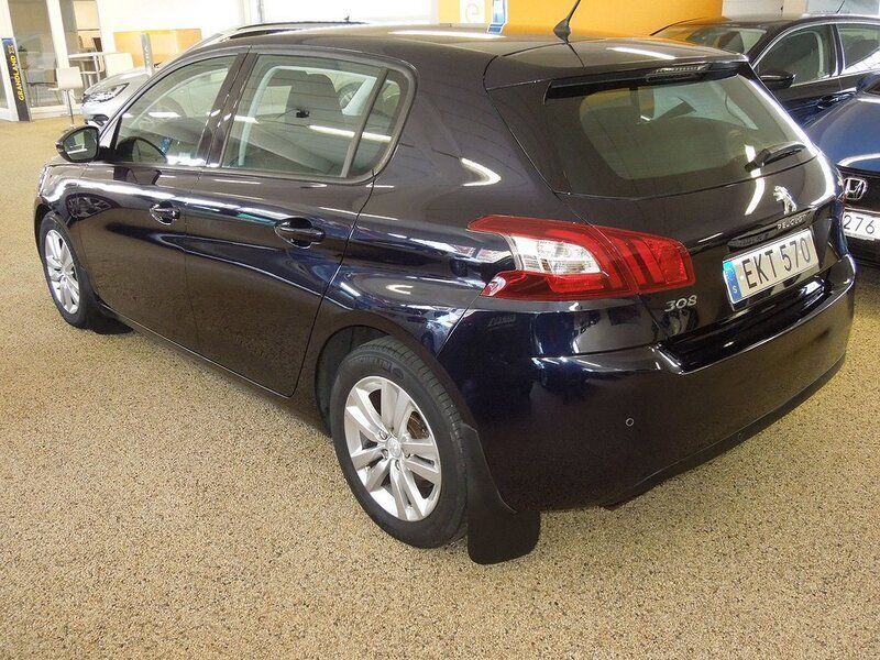 Begagnad Peugeot 308 Active 92 HK (67 kW) 2014 Mörkblå Halvkombi