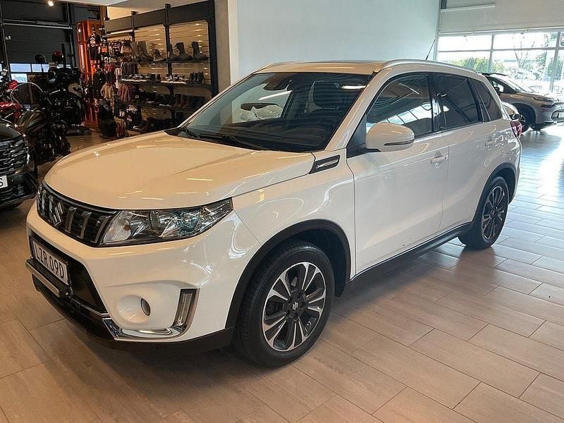 Vit Begagnad 2019 Suzuki Vitara SUV | 148 000 kr (Superpris) - Bild 1/4