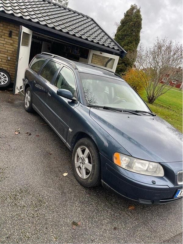 Blå Begagnad 2006 Volvo V70 Business Edition Kombi | 18 000 kr (Bra pris) - Bild 1/4