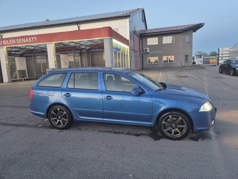 Blå Begagnad 2007 Skoda Octavia RS Kombi | 19 900 kr (Bra pris) - Bild 1/4