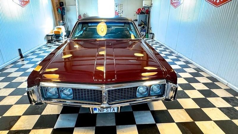 Begagnad Buick Electra 225 364 HK (267 kW) 1969 Mörkröd Sportkupé