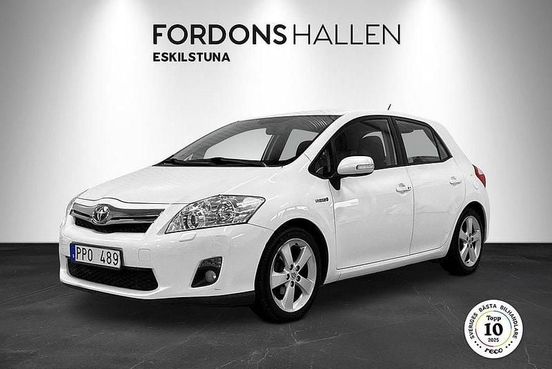 Vit Begagnad 2010 Toyota Auris Hybrid Halvkombi | 99 900 kr (Marknadspris) - Bild 1/4