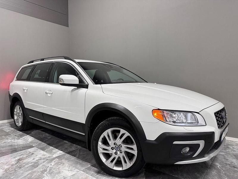 Vit Begagnad 2013 Volvo XC70 Summum SUV | 124 900 kr (Marknadspris) - Bild 1/4