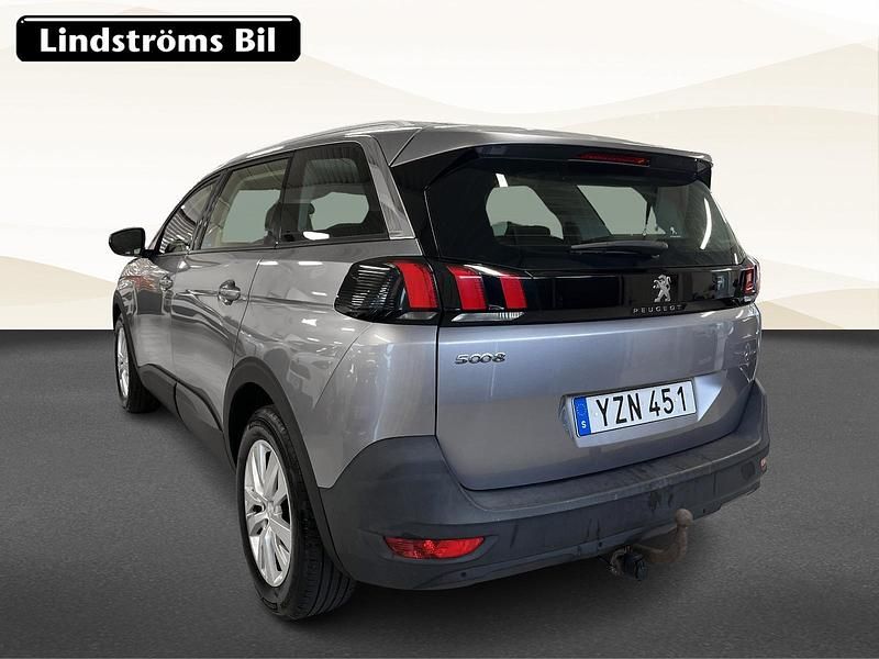 Begagnad Peugeot 5008 132 HK (97 kW) 2017 Grå Minibuss