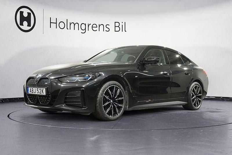 Svart Begagnad 2022 BMW i4 Shadowline Sedan | 529 000 kr (Marknadspris) - Bild 1/4