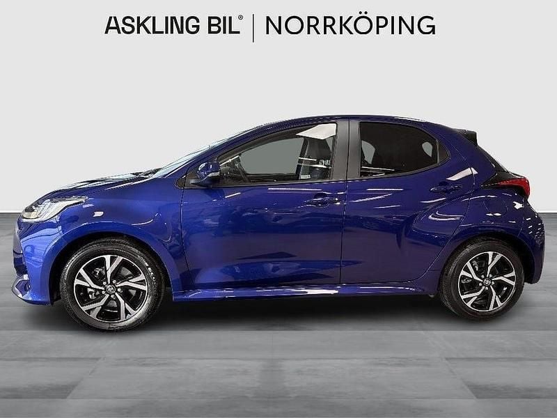 Begagnad Toyota Yaris Hybrid Active 116 HK (85 kW) 2024 Blå Halvkombi