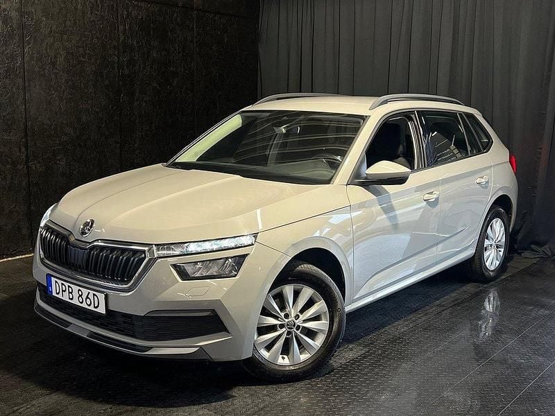 Grå Begagnad 2020 Skoda Kamiq Ambition SUV | 189 500 kr (Marknadspris) - Bild 1/4