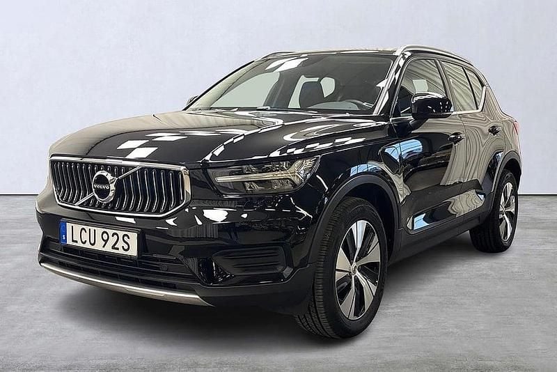 Svart Begagnad 2021 Volvo XC40 Inscription SUV | 329 900 kr (Marknadspris) - Bild 1/4