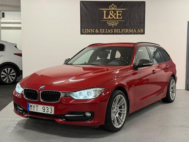 Röd Begagnad 2012 BMW 320 Sport Line Kombi | 139 900 kr (Dyr) - Bild 1/4