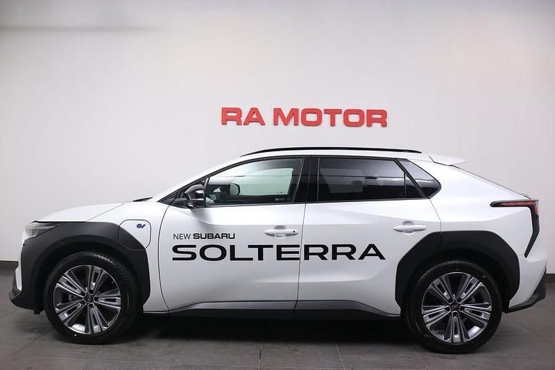 Begagnad Subaru Solterra 160 kW (218 HK) 2023 Vit SUV