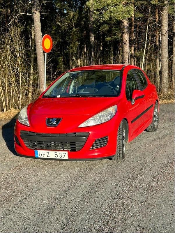 Röd Begagnad 2010 Peugeot 207 Halvkombi | 29 900 kr (Marknadspris) - Bild 1/4