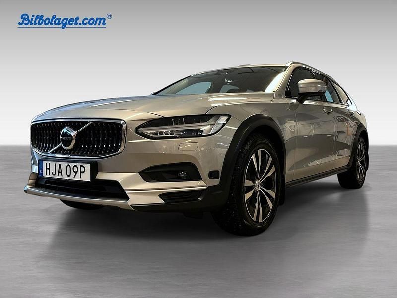 Begagnad Volvo V90 CC Core 200 HK (147 kW) 2023 Silver Kombi