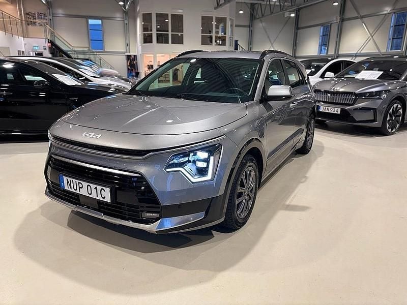 Begagnad Kia Niro Advance 184 HK (135 kW) 2022 Grå SUV