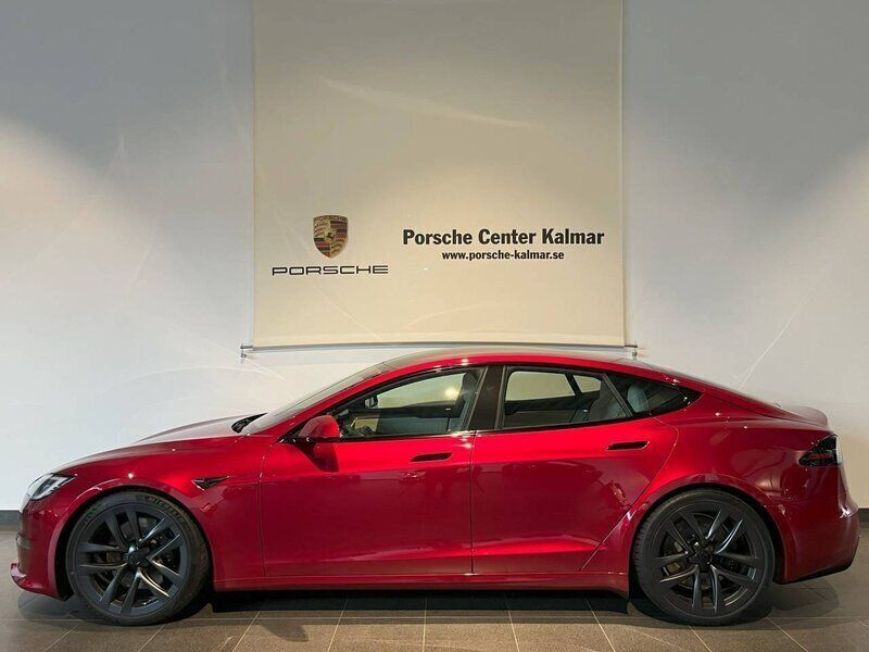 Begagnad 2023 Tesla Model S Sedan | 1 249 000 kr - Bild 1/4
