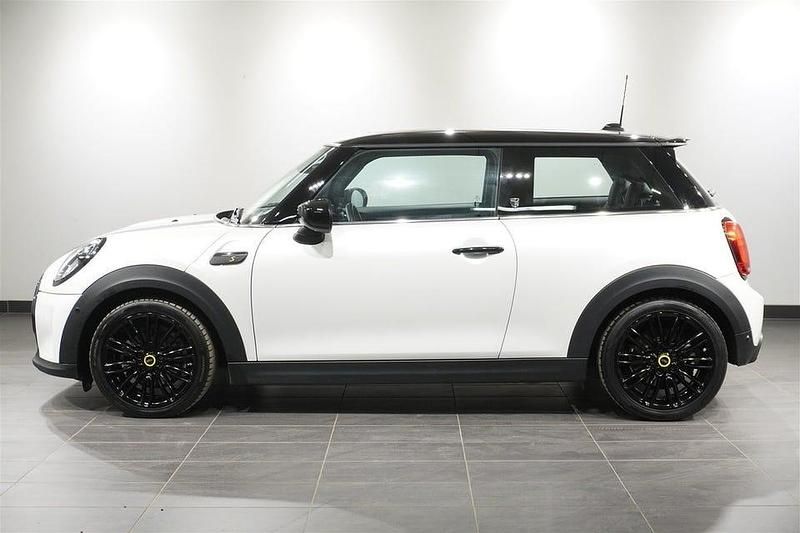 Begagnad Mini Cooper 135 kW (184 HK) 2023 Nanuq white Halvkombi