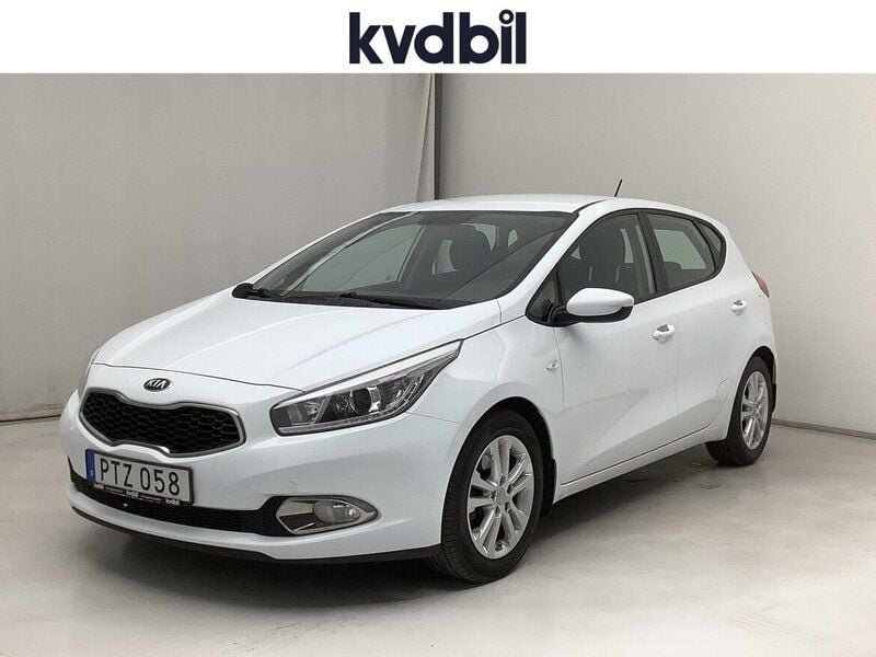 Vit Begagnad 2015 Kia Ceed Halvkombi | 76 000 kr (Marknadspris) - Bild 1/3