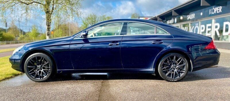 Begagnad Mercedes CLS350 272 HK (200 kW) 2005 Mörkblå (blå) Sportkupé