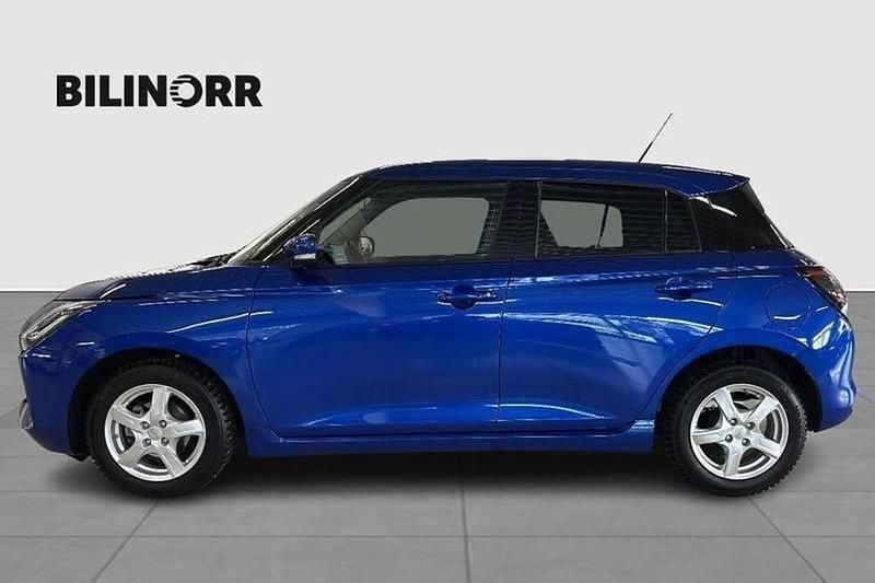 Begagnad Suzuki Swift 83 HK (61 kW) 2024 Blå Halvkombi