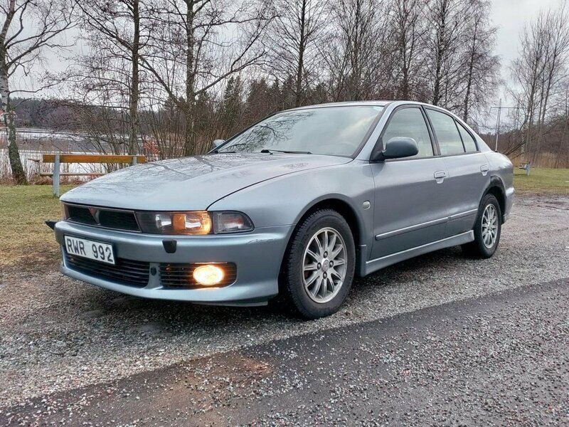 Grå Begagnad 2001 Mitsubishi Galant Sedan | 16 000 kr - Bild 1/4
