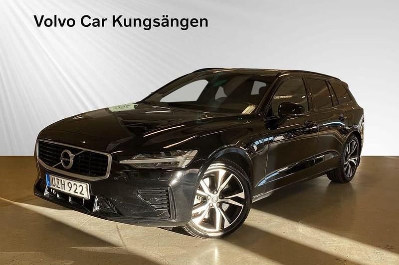 Svart Begagnad 2019 Volvo V60 R-Design Kombi | 319 900 kr (Marknadspris) - Bild 1/3