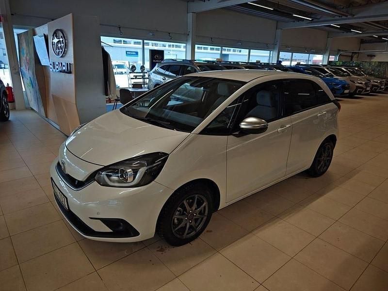 Begagnad Honda Jazz Executive 98 HK (72 kW) 2021 Vit Halvkombi