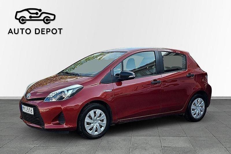 Röd Begagnad 2012 Toyota Yaris Hybrid Life Halvkombi | 59 000 kr - Bild 1/4