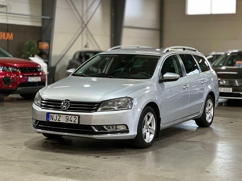 Silver Begagnad 2013 VW Passat Kombi | 89 900 kr (Marknadspris) - Bild 1/4