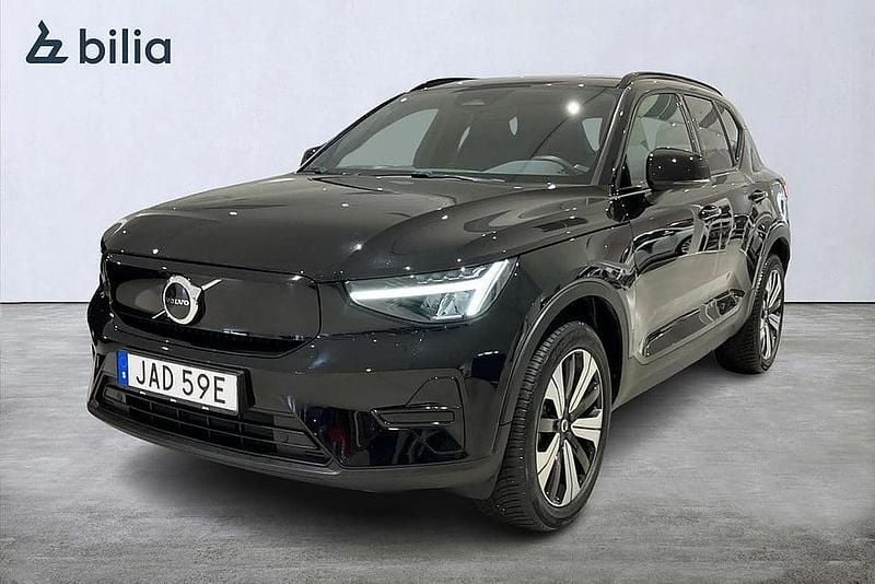 Svart Begagnad 2022 Volvo XC40 Core SUV | 339 900 kr - Bild 1/3