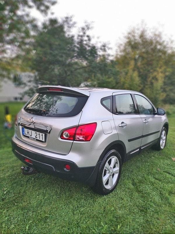 Silver Begagnad 2007 Nissan Qashqai SUV | 20 000 kr (Superpris) - Bild 1/4