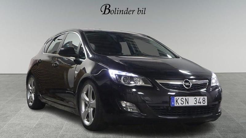 Begagnad Opel Astra Enjoy 180 HK (132 kW) 2010 Svart Halvkombi