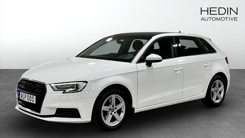 Vit (white) Begagnad 2019 Audi A3 Sportback Proline Halvkombi | 159 900 kr (Marknadspris) - Bild 1/4
