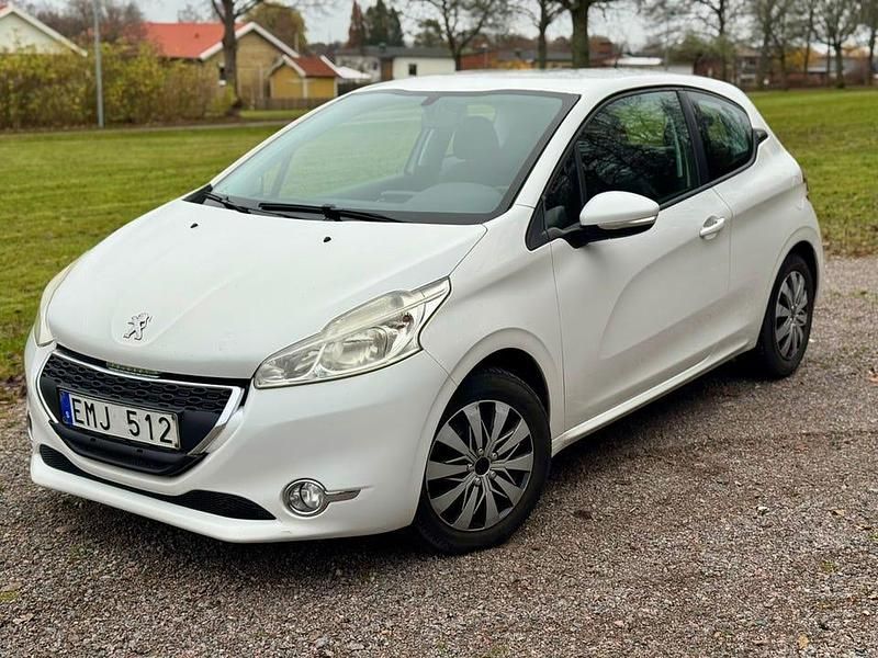 Begagnad 2013 Peugeot 208 Halvkombi | 39 500 kr (Marknadspris) - Bild 1/4
