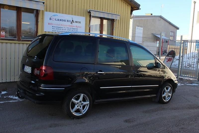 Begagnad VW Sharan 150 HK (110 kW) 2008 Svart Minibuss