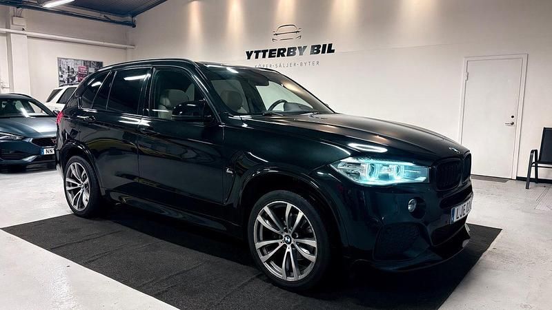 Svart Begagnad 2013 BMW X5 M Sport SUV | 244 900 kr (Marknadspris) - Bild 1/4