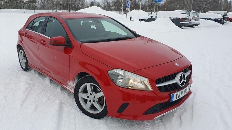 Begagnad 2017 Mercedes A180 Halvkombi | 155 000 kr (Bra pris) - Bild 1/4