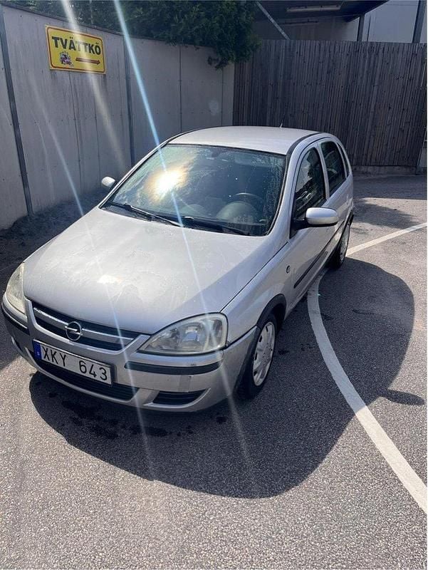 Grå Begagnad 2006 Opel Corsa Halvkombi | 18 000 kr (Bra pris) - Bild 1/4