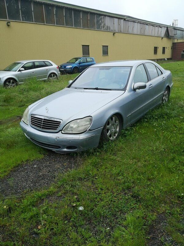 Blå Begagnad 2000 Mercedes S430 Sedan | 12 000 kr - Bild 1/4