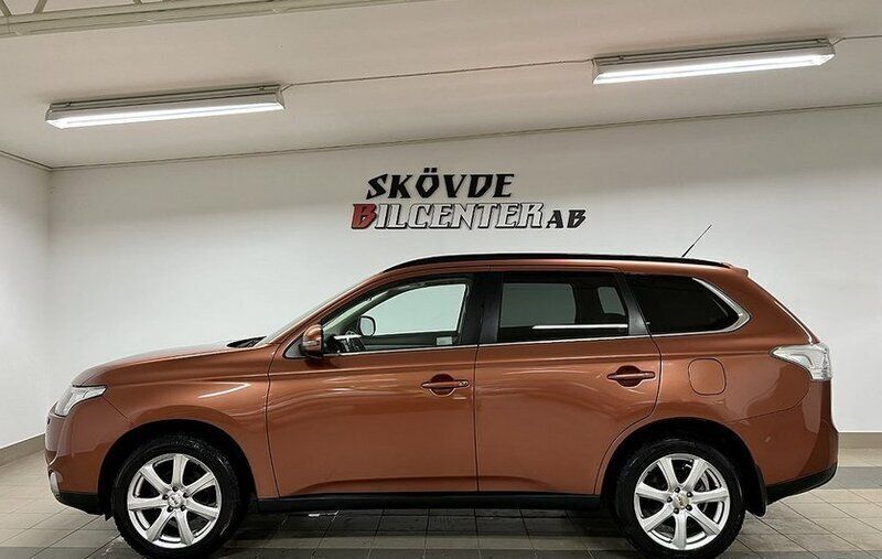 Okänd (o) Begagnad 2012 Mitsubishi Outlander SUV | 159 500 kr (Dyr) - Bild 1/4