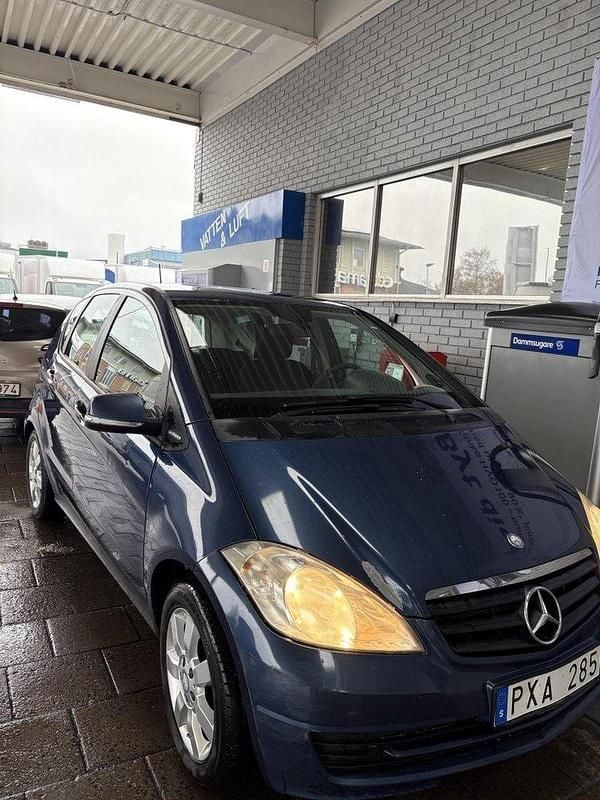 Blå Begagnad 2011 Mercedes A160 Classic Halvkombi | 26 500 kr (Marknadspris) - Bild 1/4