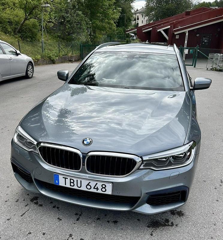 Begagnad 2019 BMW 520 M Sport Kombi | 339 000 kr (Marknadspris) - Bild 1/4