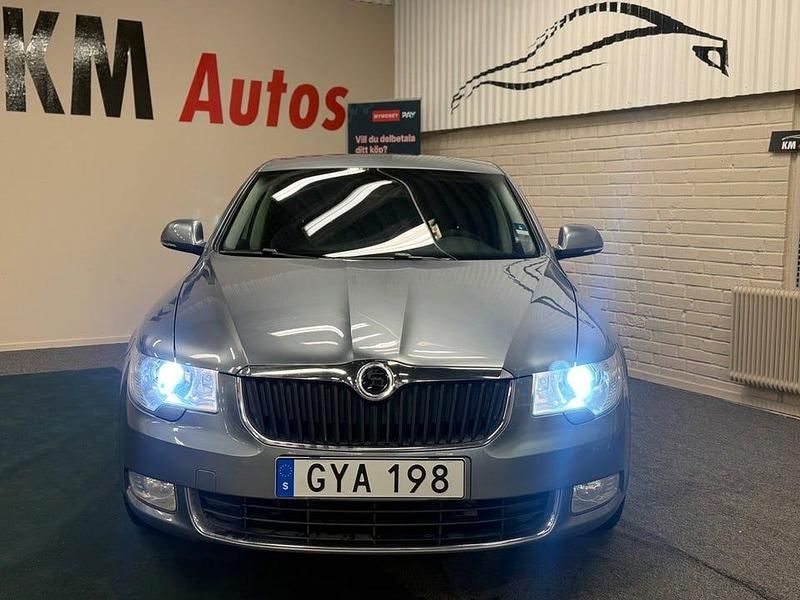 Begagnad Skoda Superb Elegance 140 HK (102 kW) 2008 Silver Halvkombi