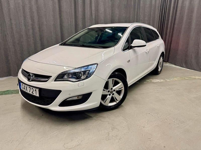Vit Begagnad 2015 Opel Astra drive Kombi | 69 900 kr (Marknadspris) - Bild 1/4