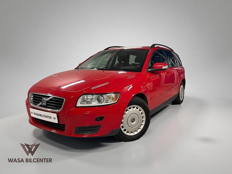 Begagnad Volvo V50 Kinetic 125 HK (91 kW) 2007 Röd Kombi