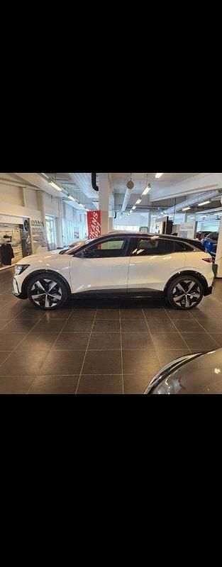 Vit Begagnad 2023 Renault Mégane Halvkombi | 305 000 kr (Marknadspris) - Bild 1/4