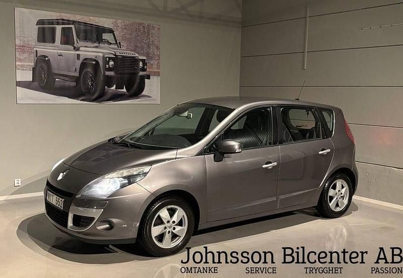 Grå Begagnad 2011 Renault Scénic III Minibuss | 49 900 kr (Marknadspris) - Bild 1/4