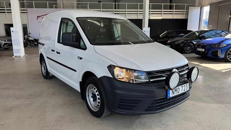 Vit Begagnad 2019 VW Caddy Minibuss | 129 900 kr - Bild 1/4