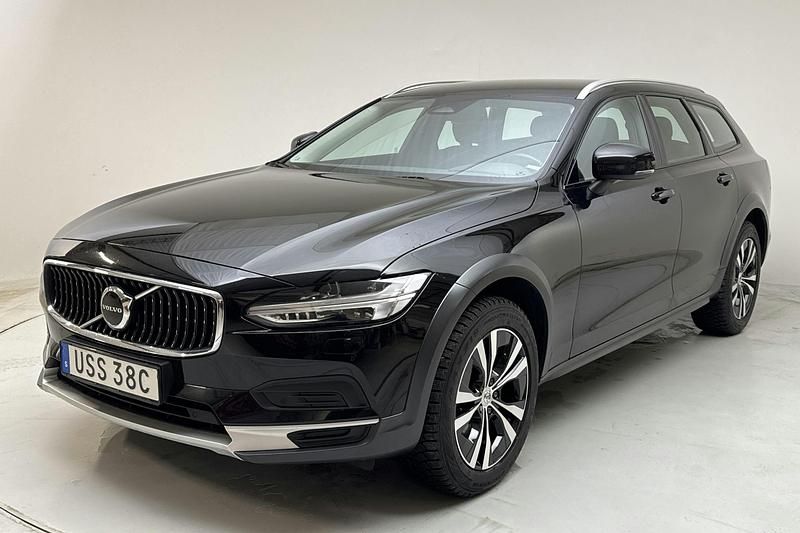 Svart Begagnad 2022 Volvo V90 CC Kombi | 349 000 kr (Marknadspris) - Bild 1/4
